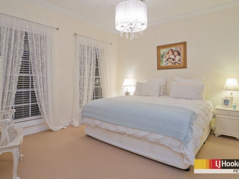 63 Kirri Avenue, Petrie QLD 4502