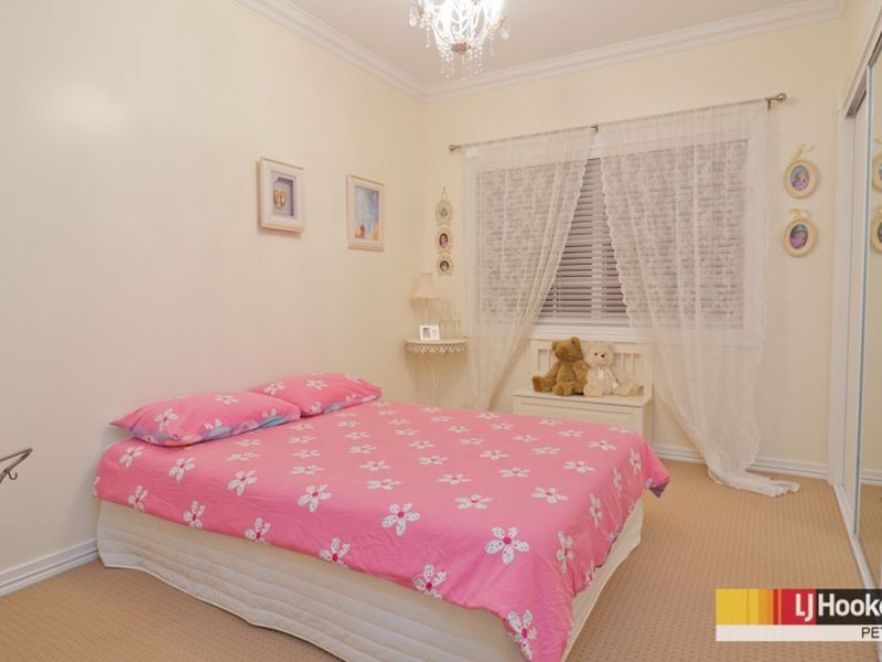 63 Kirri Avenue, Petrie QLD 4502