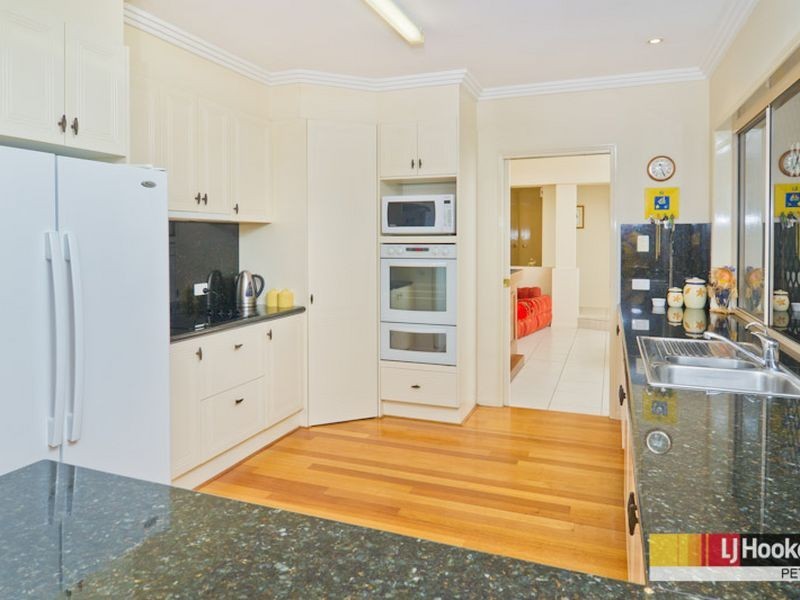9 Mahogany Drive, Albany Creek QLD 4035