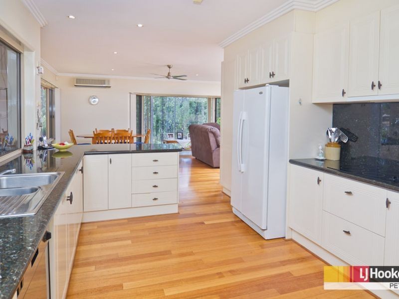 9 Mahogany Drive, Albany Creek QLD 4035