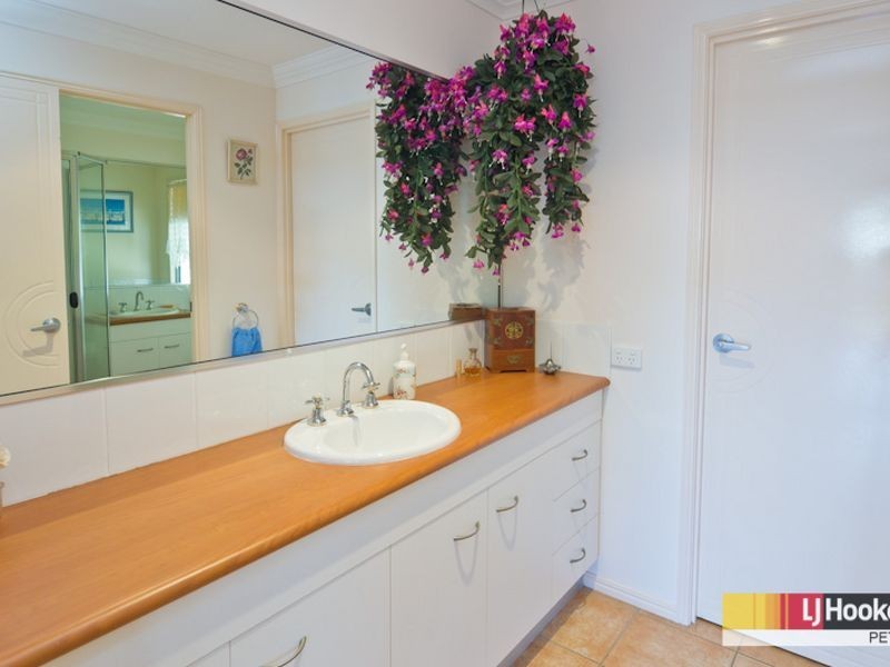 8 Midson Street, Petrie QLD 4502