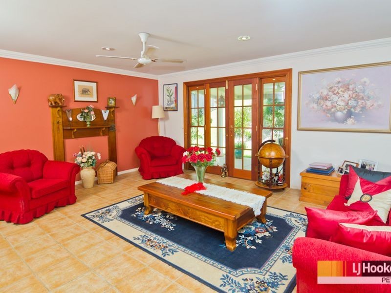 8 Midson Street, Petrie QLD 4502