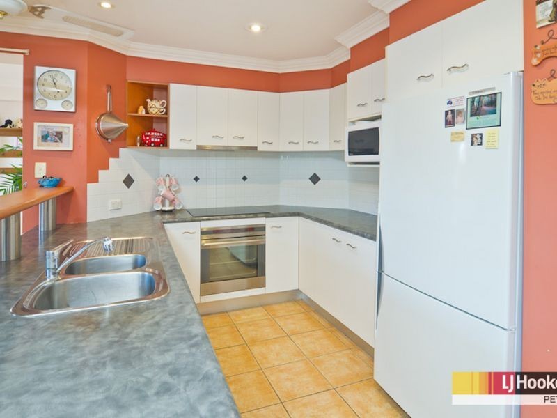 8 Midson Street, Petrie QLD 4502