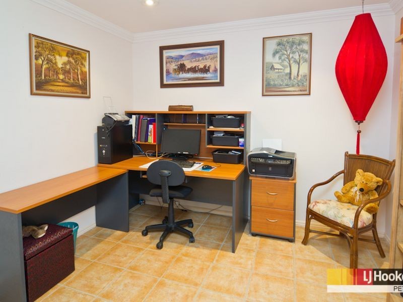 8 Midson Street, Petrie QLD 4502