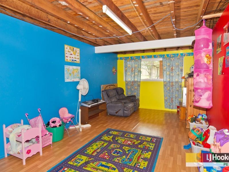 3 Roseville Street, Petrie QLD 4502