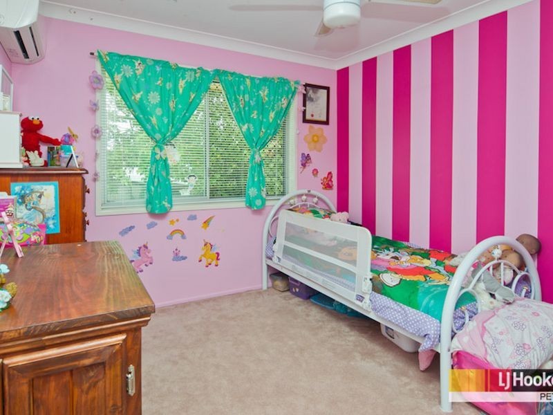 3 Roseville Street, Petrie QLD 4502