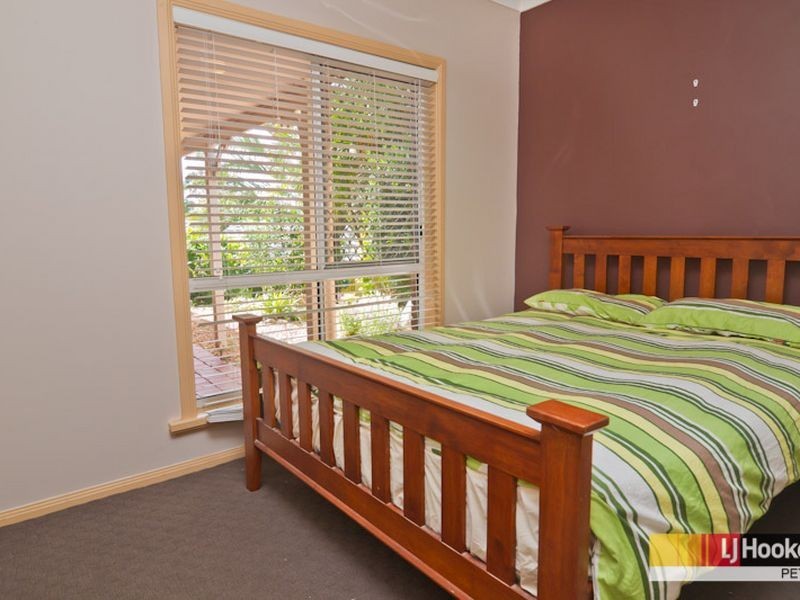 17 Vaucluse Crescent, Petrie QLD 4502