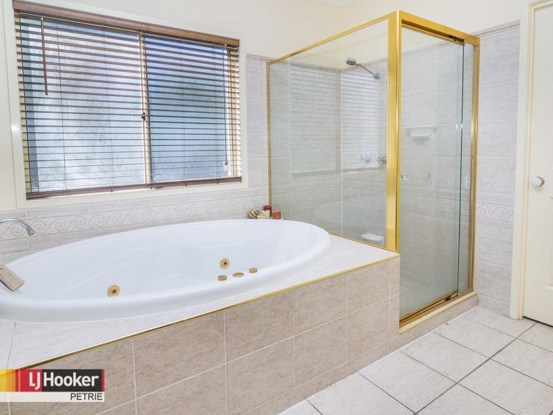 8 Turnbull Court, Petrie QLD 4502