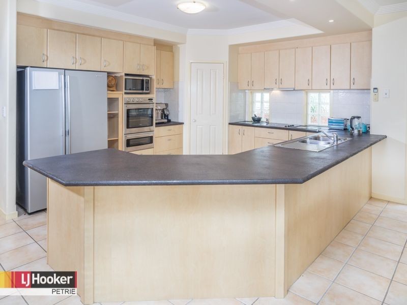 8 Turnbull Court, Petrie QLD 4502