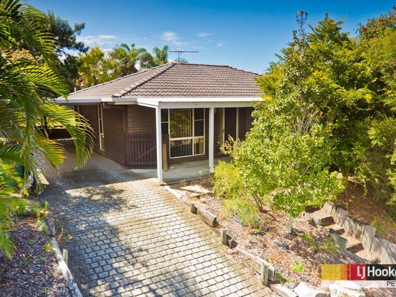 6 Brewster Court, Petrie QLD 4502