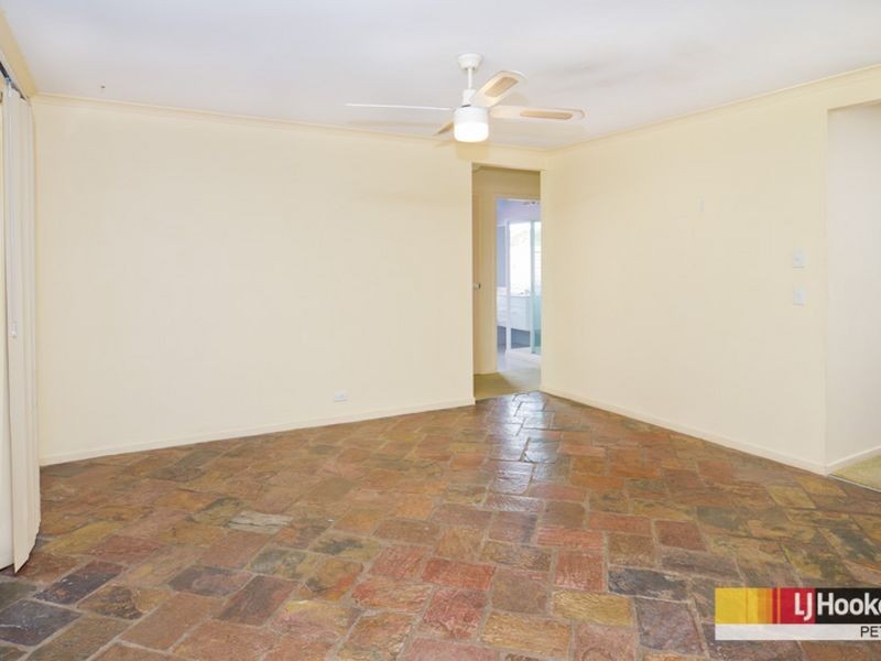 6 Brewster Court, Petrie QLD 4502