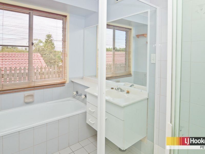 6 Brewster Court, Petrie QLD 4502