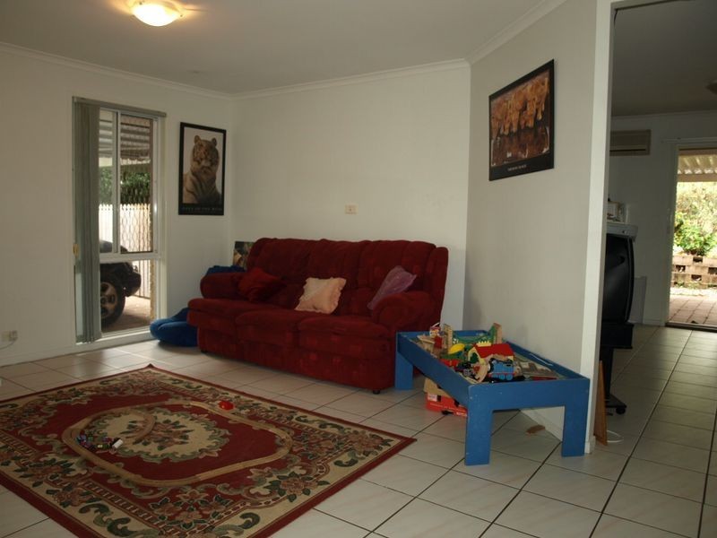 8 Brewster Court, Petrie QLD 4502