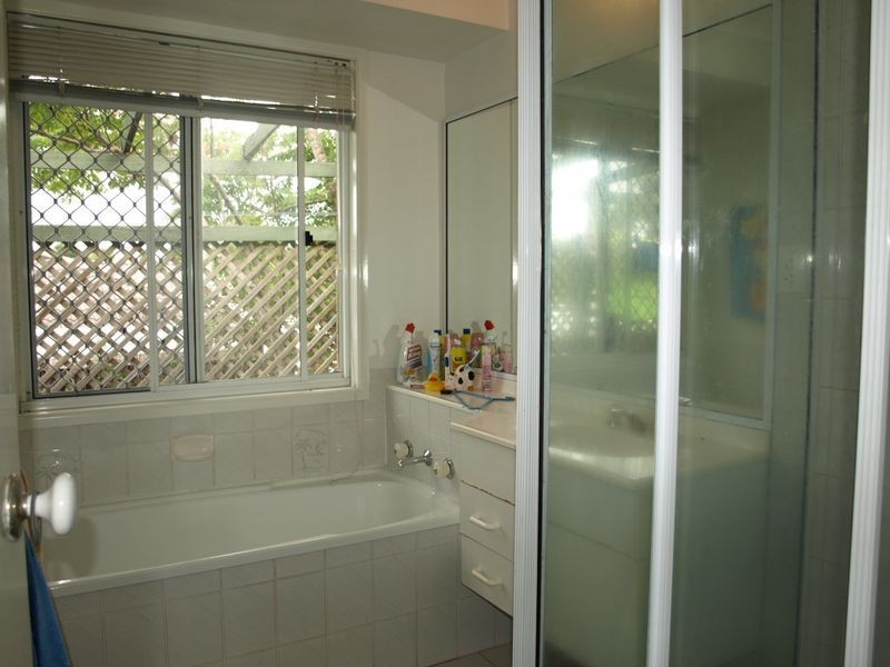 8 Brewster Court, Petrie QLD 4502