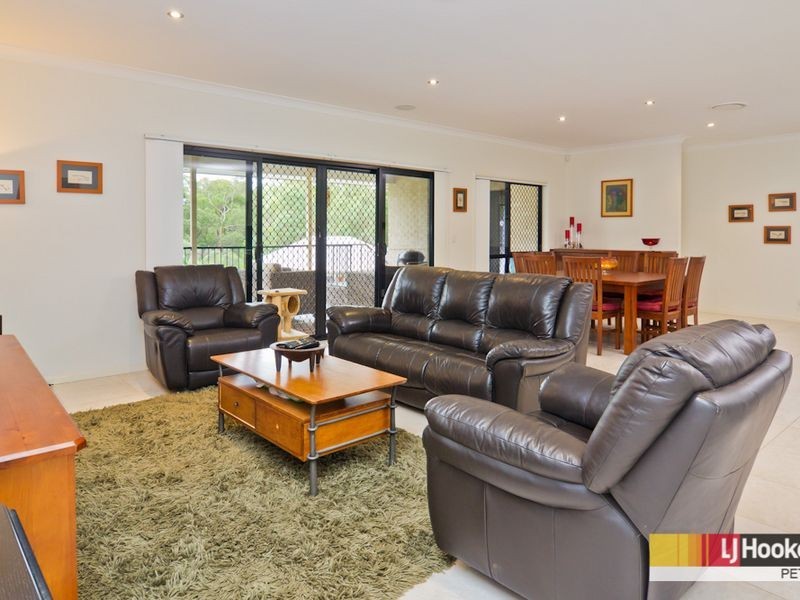 129 Corvus Drive, Cashmere QLD 4500