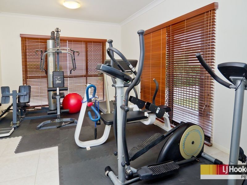 129 Corvus Drive, Cashmere QLD 4500