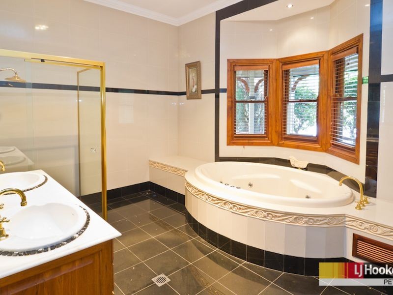 24 Vores Rd, Whiteside QLD 4503