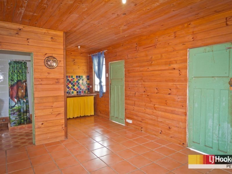 24 Vores Rd, Whiteside QLD 4503