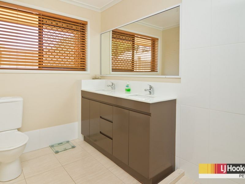 3 Toulouse Avenue, Petrie QLD 4502