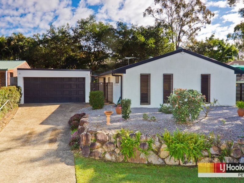 4 St Quentin Rd, Petrie QLD 4502