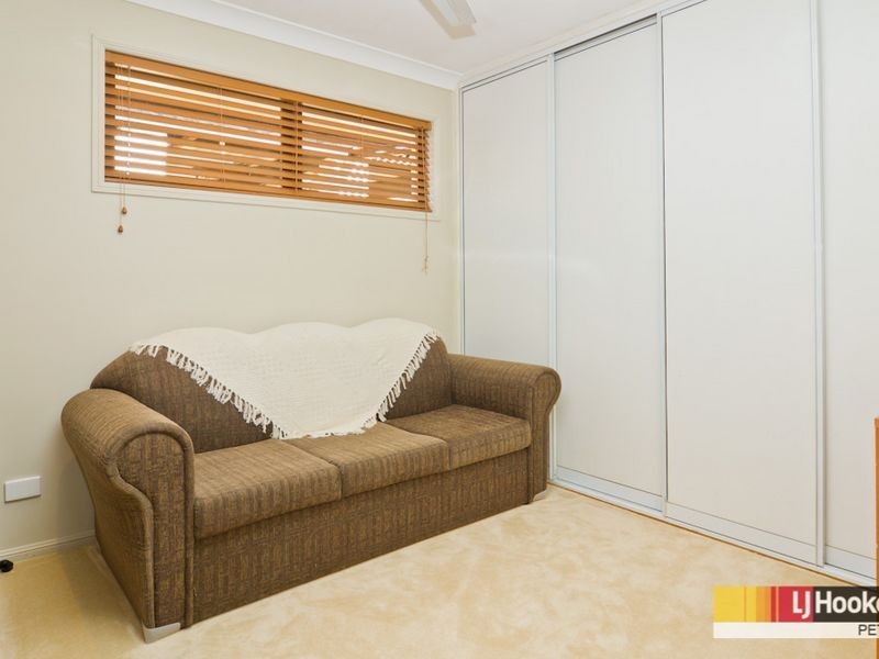 4 St Quentin Rd, Petrie QLD 4502