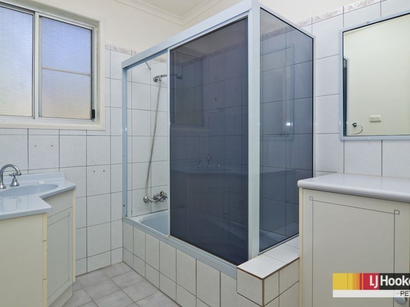 7 Carwell Avenue, Petrie QLD 4502