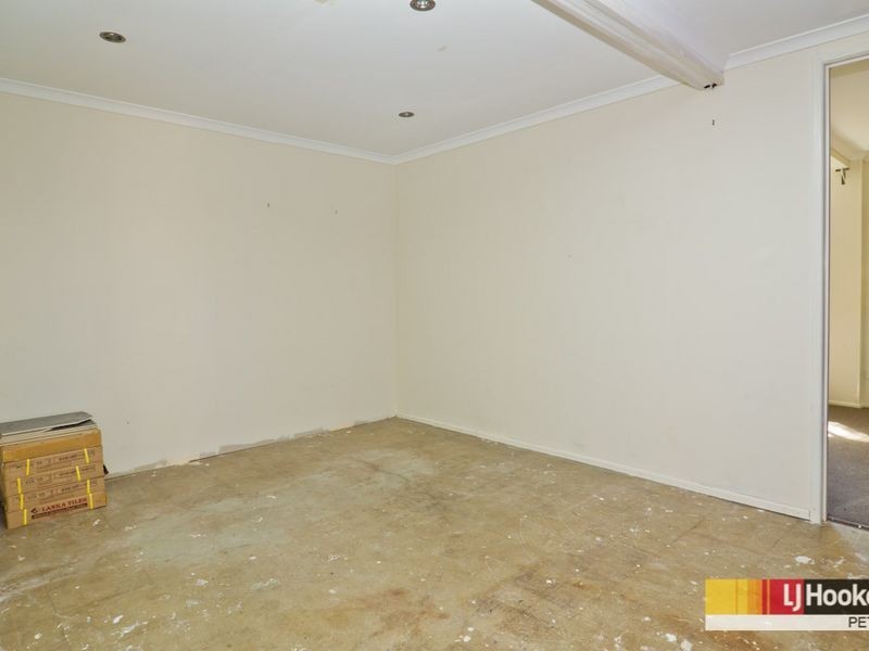 7 Carwell Avenue, Petrie QLD 4502