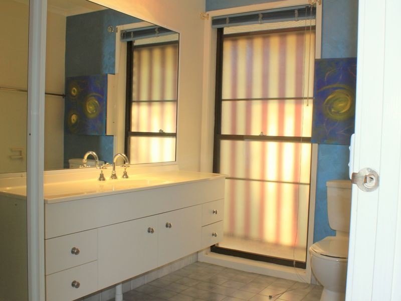 8 Oberong Court, Petrie QLD 4502