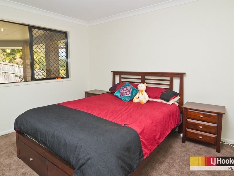 25 Hunter Circuit, Petrie QLD 4502