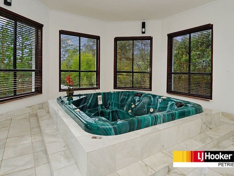 11 Landis Street, Mcdowall QLD 4053