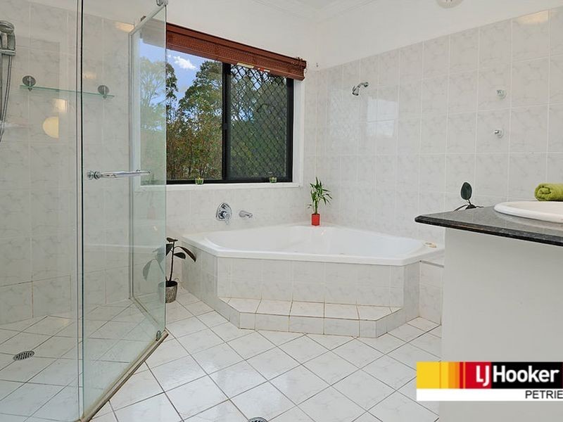 11 Landis Street, Mcdowall QLD 4053