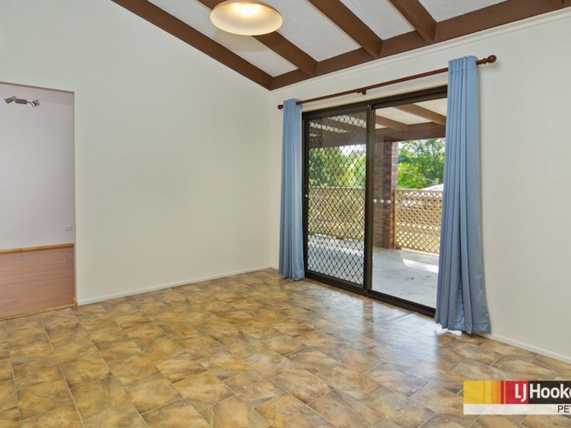 7 St Denis Court, Petrie QLD 4502