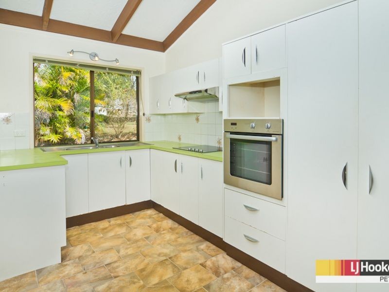 7 St Denis Court, Petrie QLD 4502