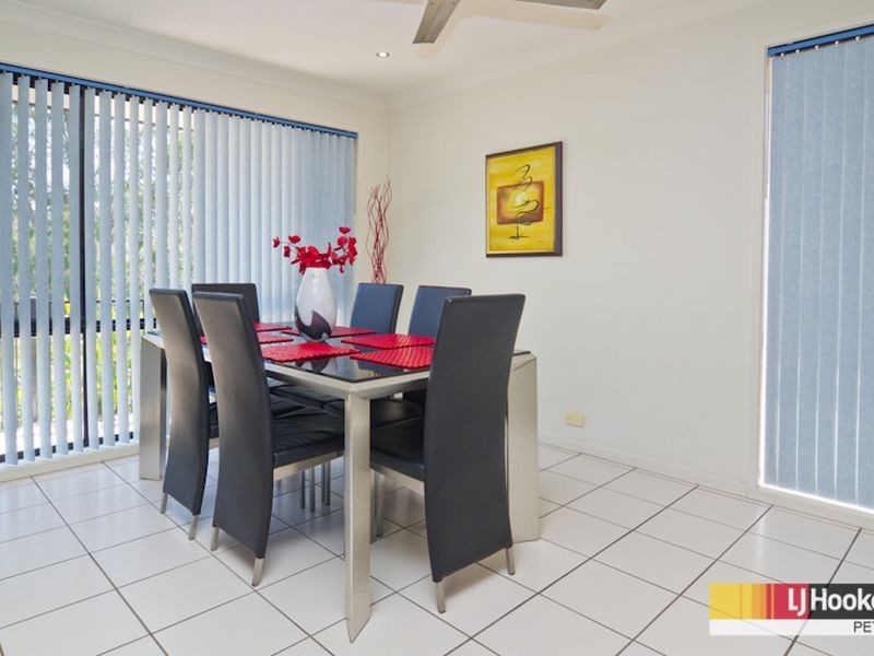 53 Kirri Avenue, Petrie QLD 4502