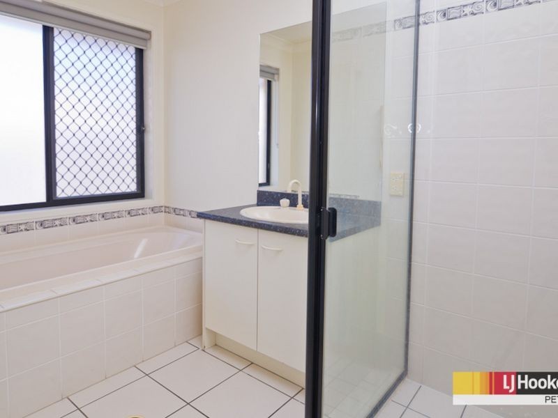 53 Kirri Avenue, Petrie QLD 4502