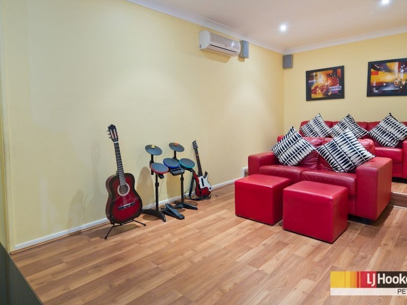 53 Kirri Avenue, Petrie QLD 4502