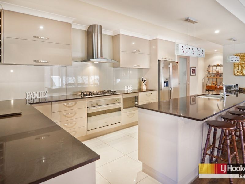 14 Waterway Crescent, Murrumba Downs QLD 4503