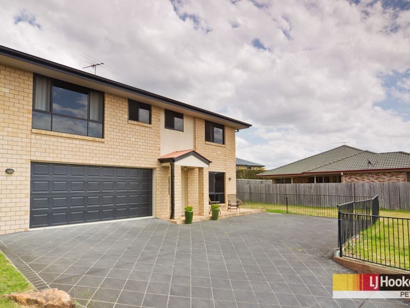 4 Ruby Crescent, Petrie QLD 4502