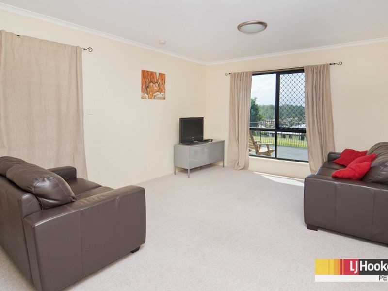 4 Ruby Crescent, Petrie QLD 4502