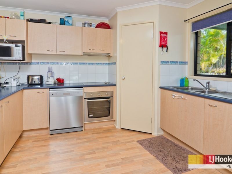 4 Ruby Crescent, Petrie QLD 4502