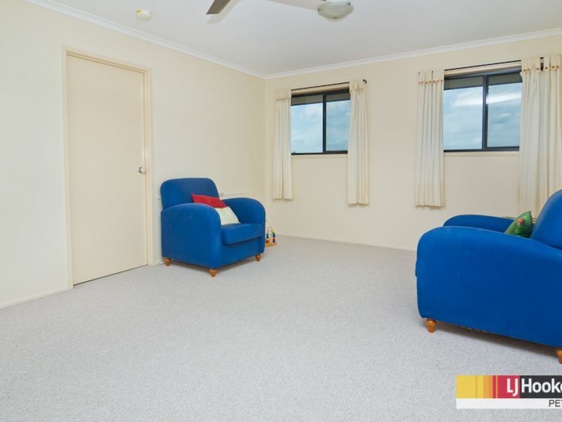 4 Ruby Crescent, Petrie QLD 4502