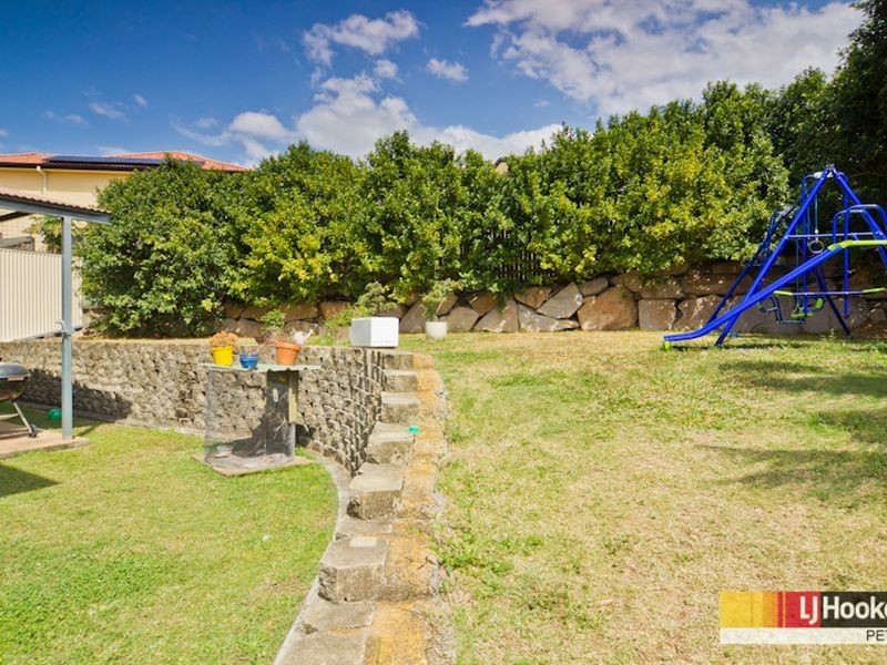 4 Ruby Crescent, Petrie QLD 4502