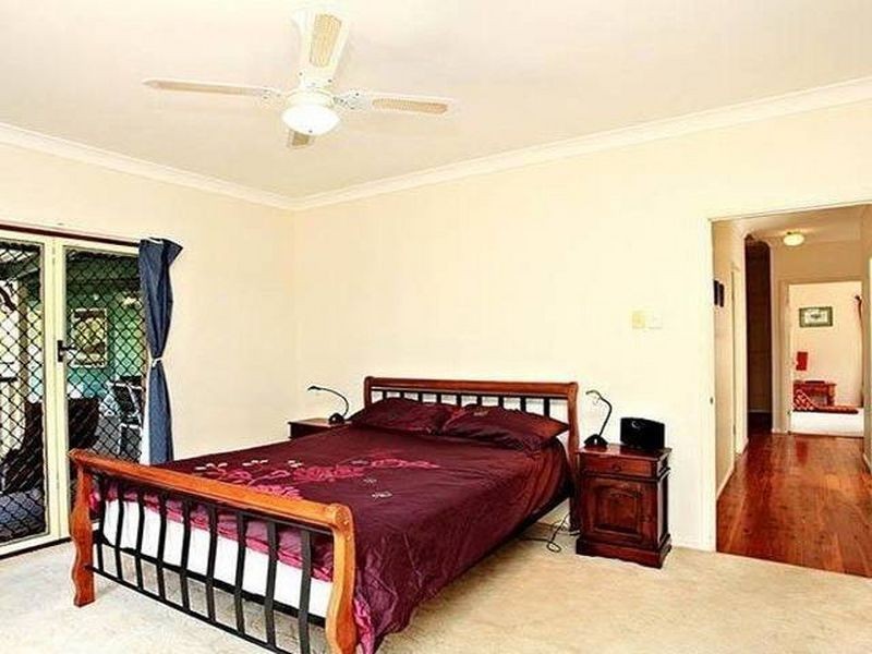 16 Carmody Court, Petrie QLD 4502