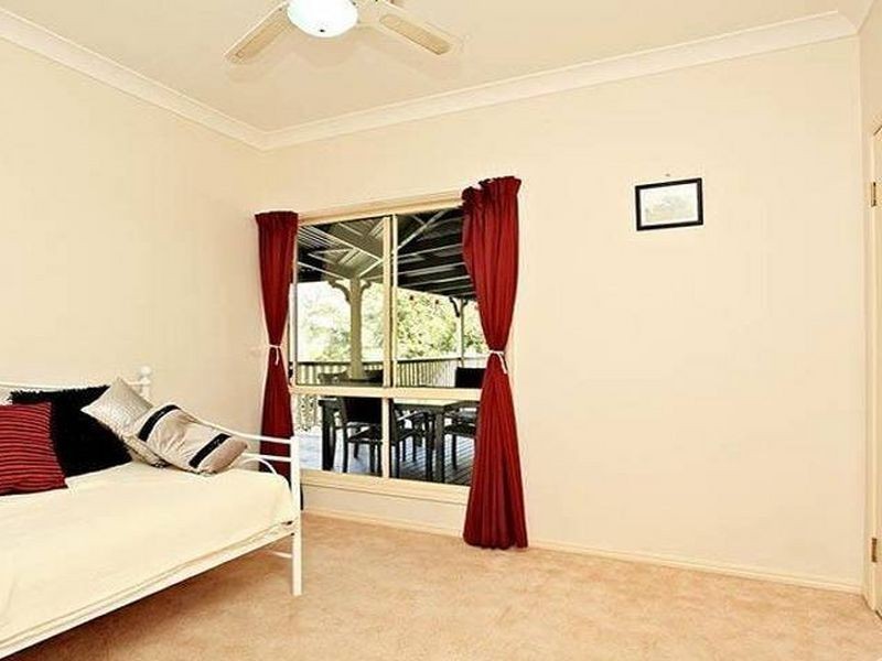 16 Carmody Court, Petrie QLD 4502