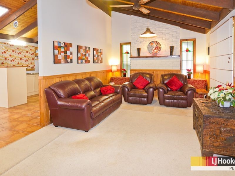 16 Voltaire Crescent, Petrie QLD 4502