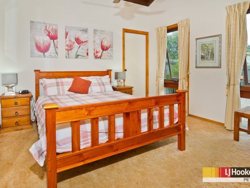 16 Voltaire Crescent, Petrie QLD 4502