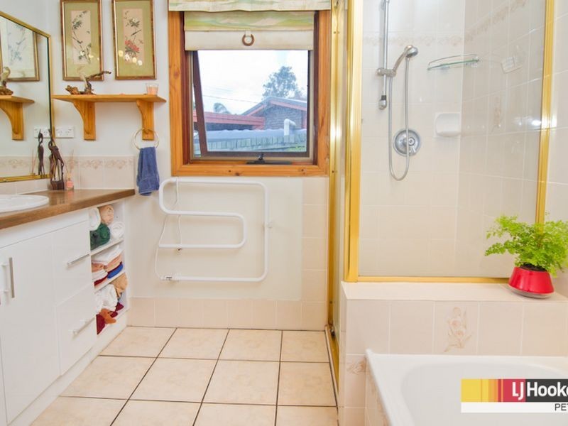 16 Voltaire Crescent, Petrie QLD 4502