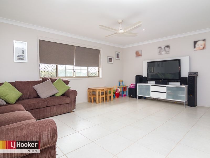 9 Fontenay Court, Petrie QLD 4502