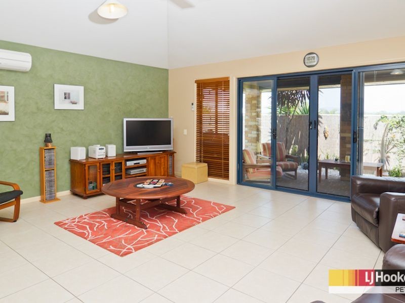 16 Ashford Circuit, Petrie QLD 4502