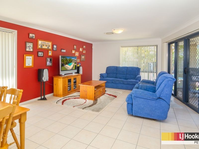 28 Ashford Circuit, Petrie QLD 4502